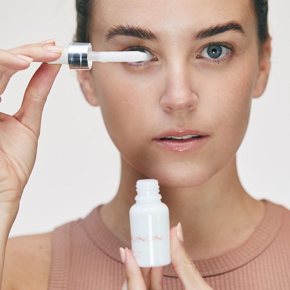 INSTANT LIFT EYE SERUM